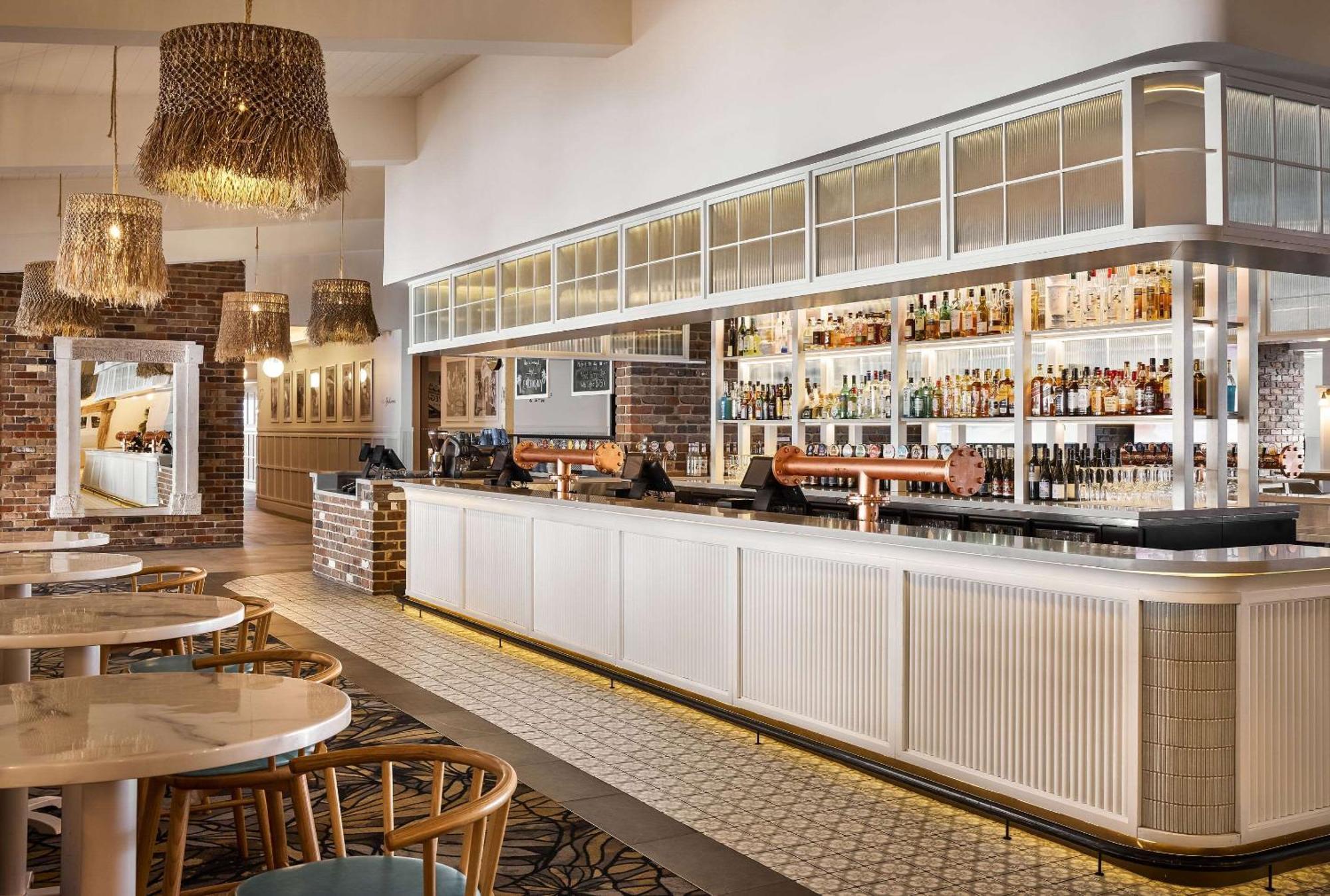 The Beachcomber & Resort, Ascend Collection Hotel 5*