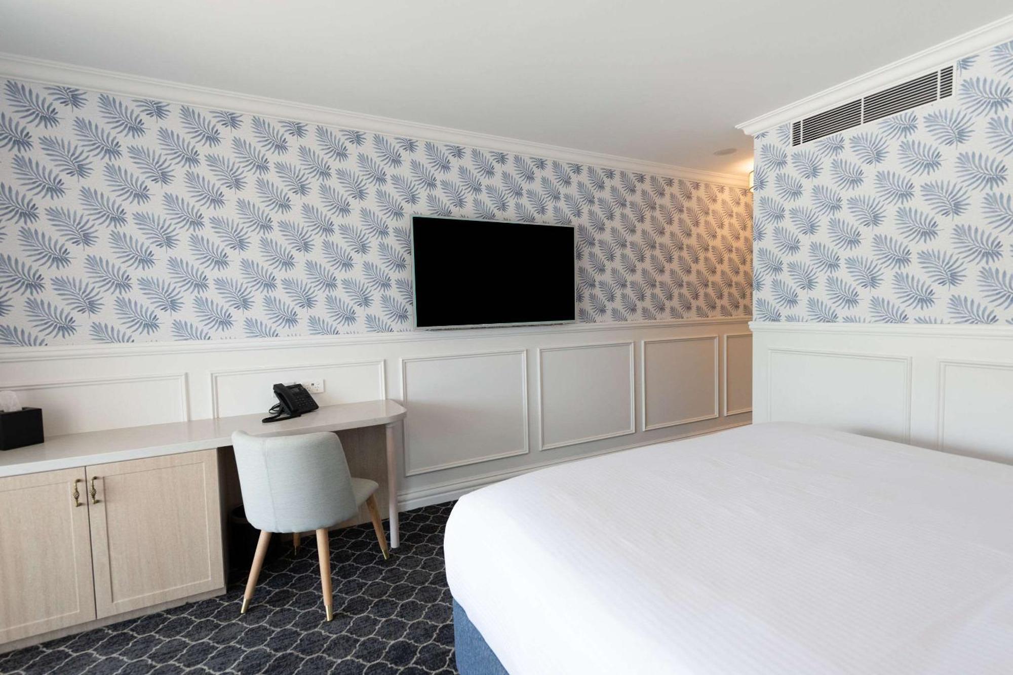 The Beachcomber & Resort, Ascend Collection Hotel 5*